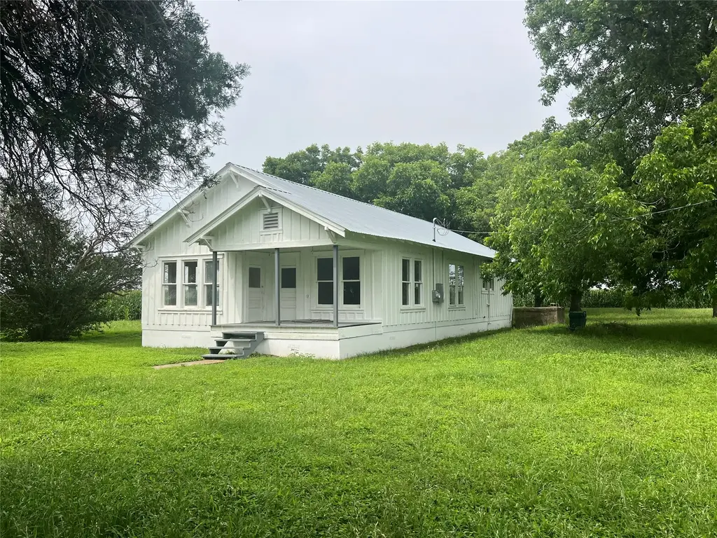 149 Private Road 9400, Thorndale