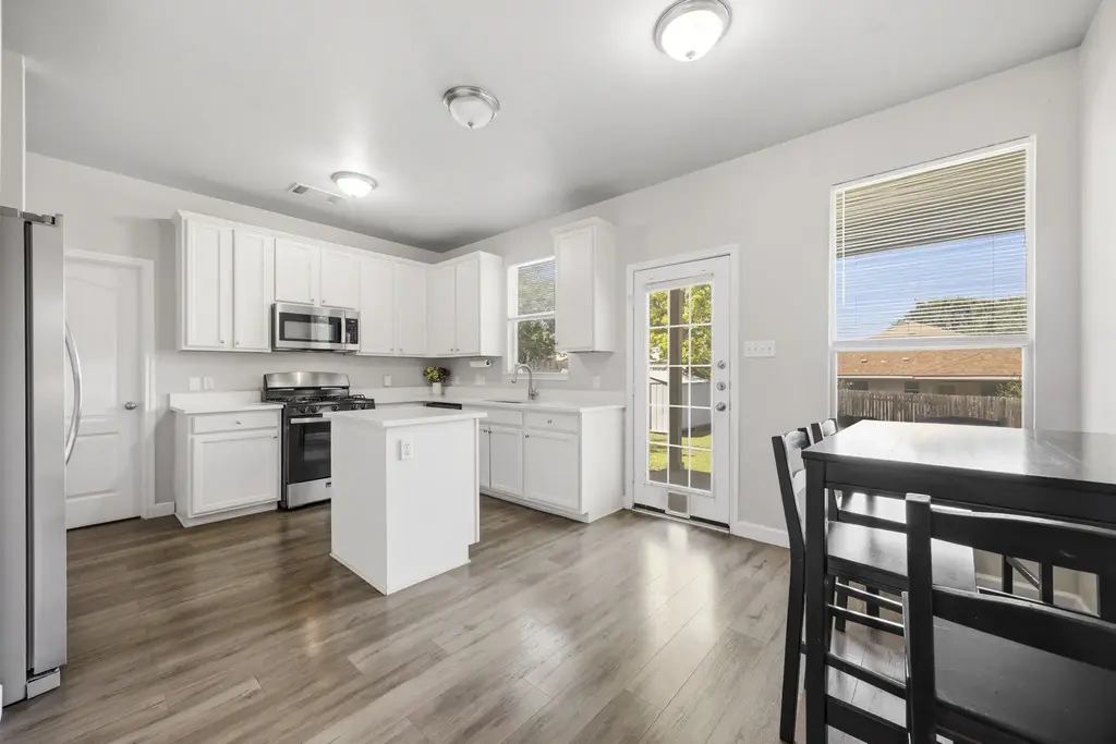 111 Brazos Lane, Kyle