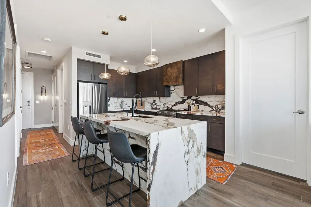 222 West Avenue 1214, Austin
