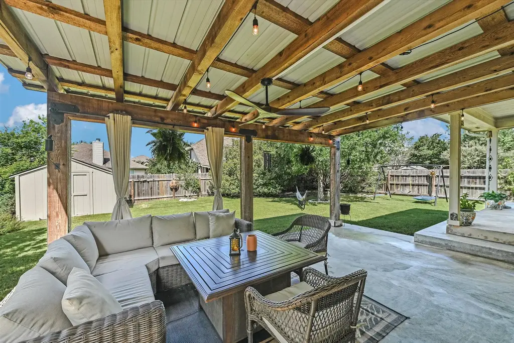 18608 Royal Pointe Drive, Pflugerville