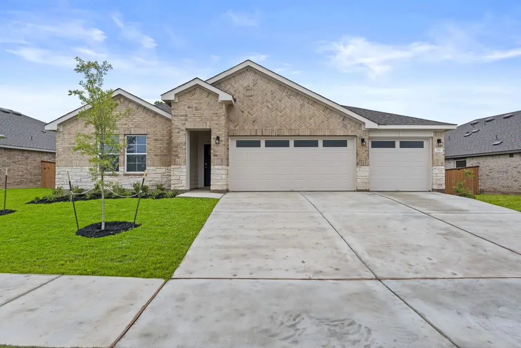 252 Rivers Edge Drive, Georgetown