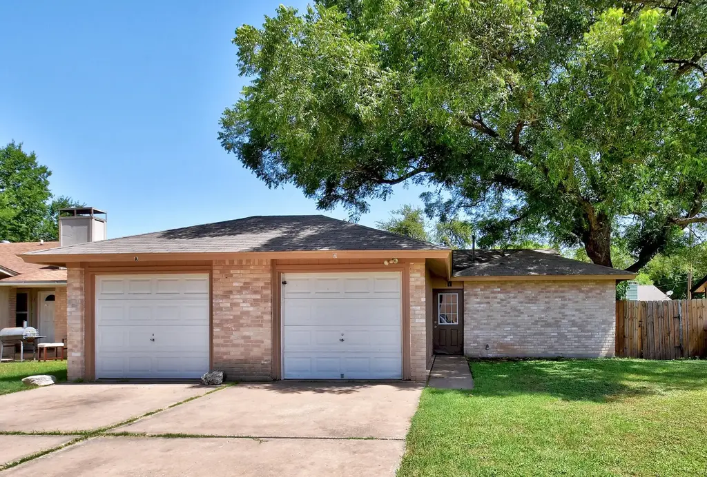 418 Linden Street A, Bastrop