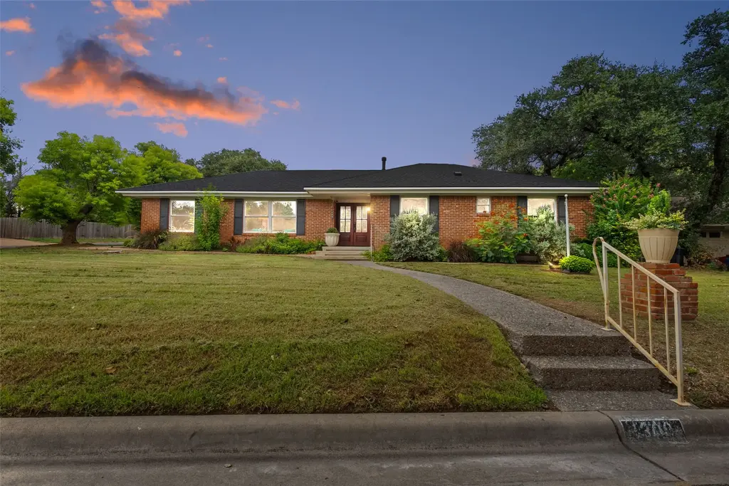 1308 Cardinal Hill Circle, Austin