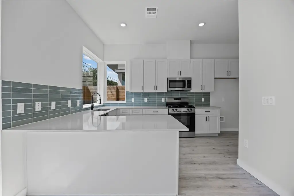 2000 Riverside Farms Road 5102, Austin