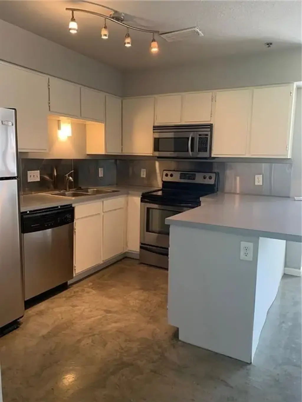 1013 W 23rd Street 202, Austin