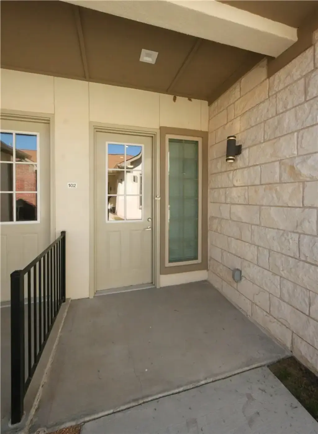 2400 Louis Henna Boulevard 108, Round Rock