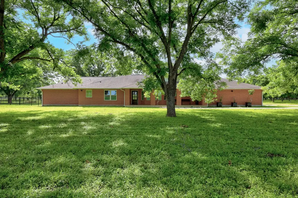3717 Buck Lane, Garfield