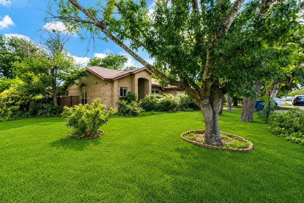 5611 Meadow Crest, Austin