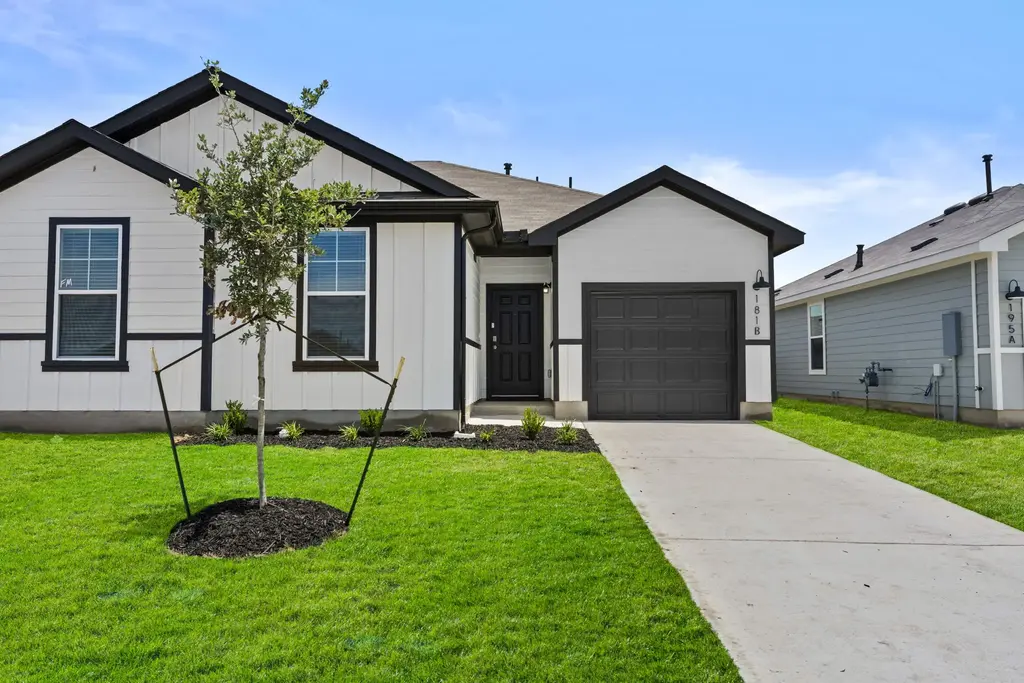 181 B Harrison Crossing, Uhland