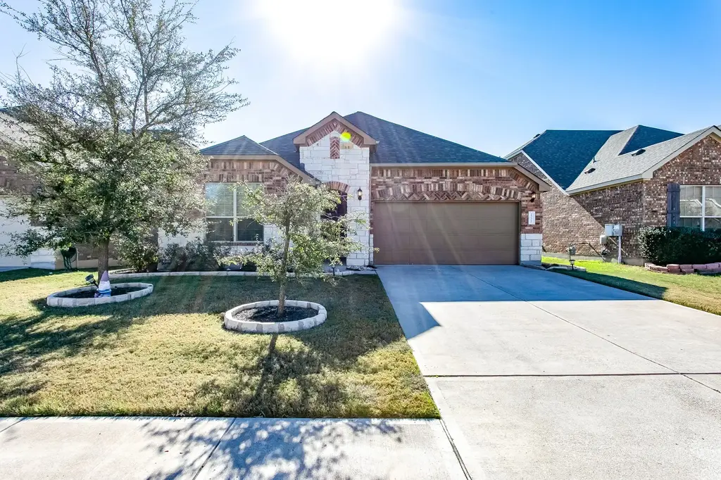 1721 Elaina Loop, Leander