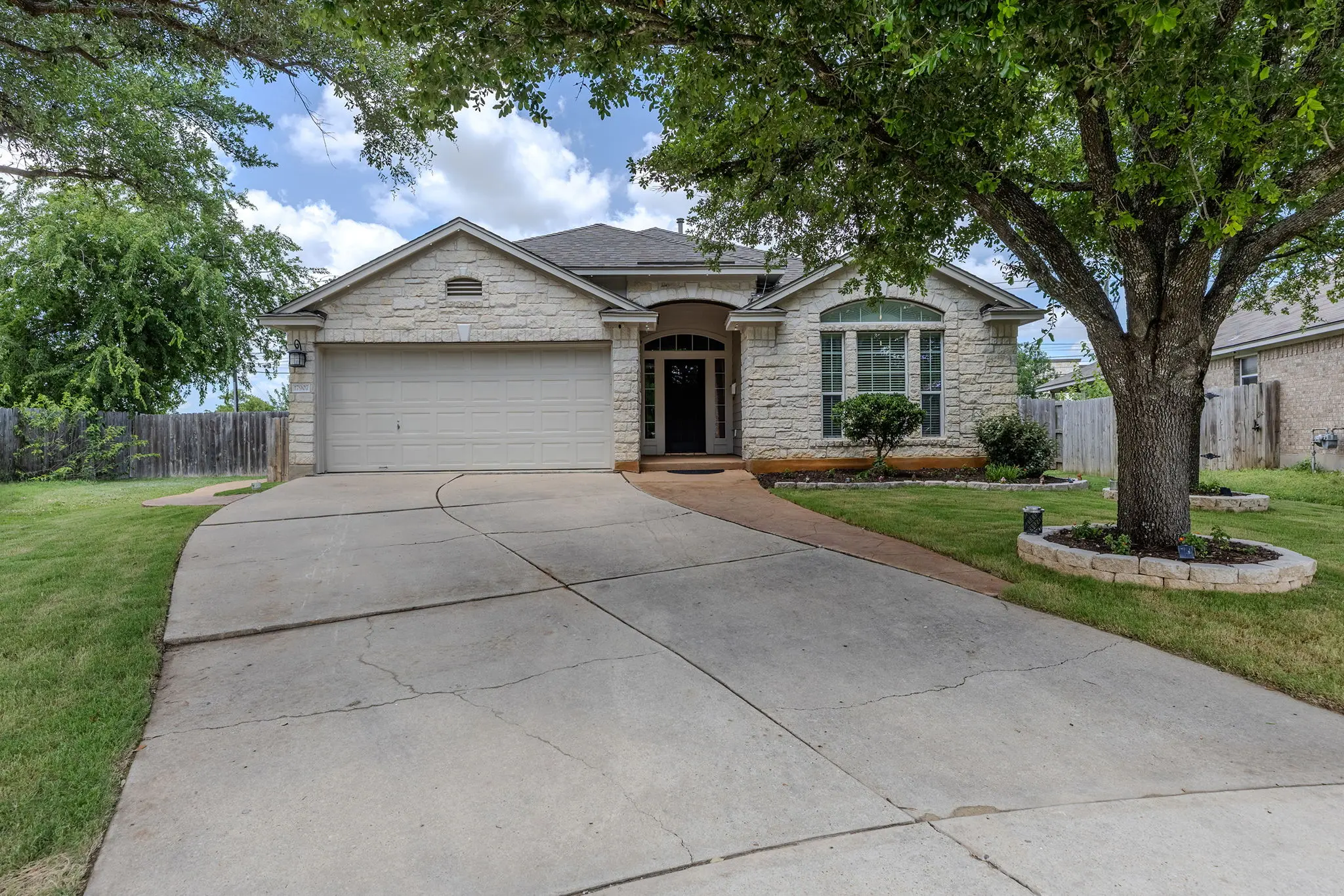 Photo of Listing #9642307