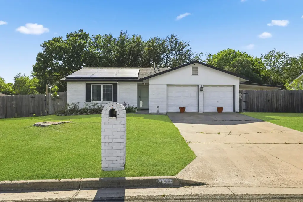 7106 Moat Cove, Austin
