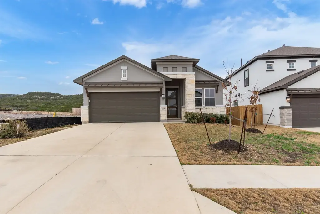 8502 Red Bottle Brush Road, Lago Vista