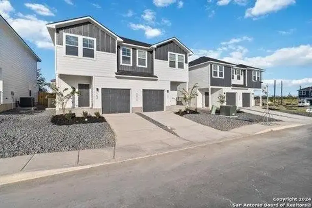 3921 Abbott Pass 101, St Hedwig