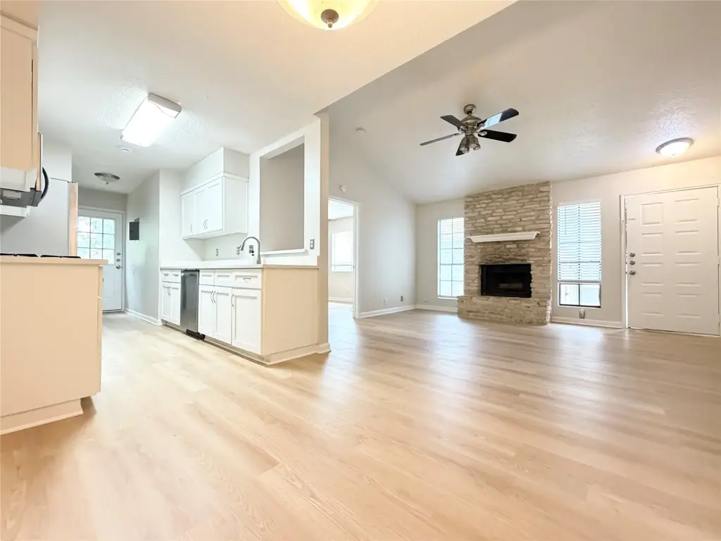 1915 Margalene Way B, Austin