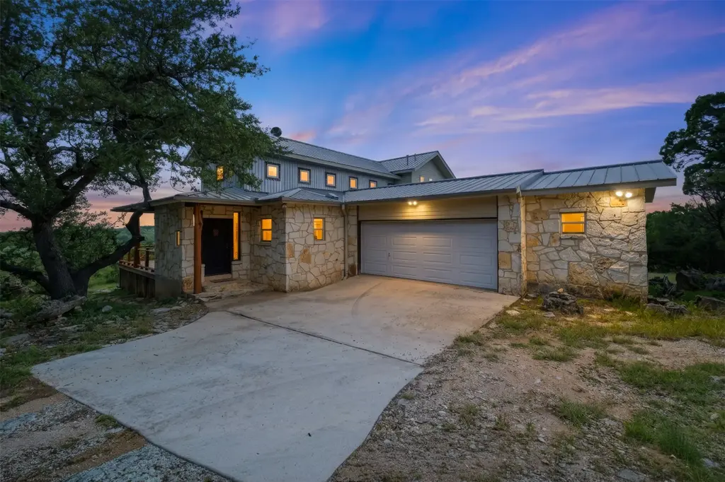 700 Skyline Ridge Lookout Drive, Wimberley