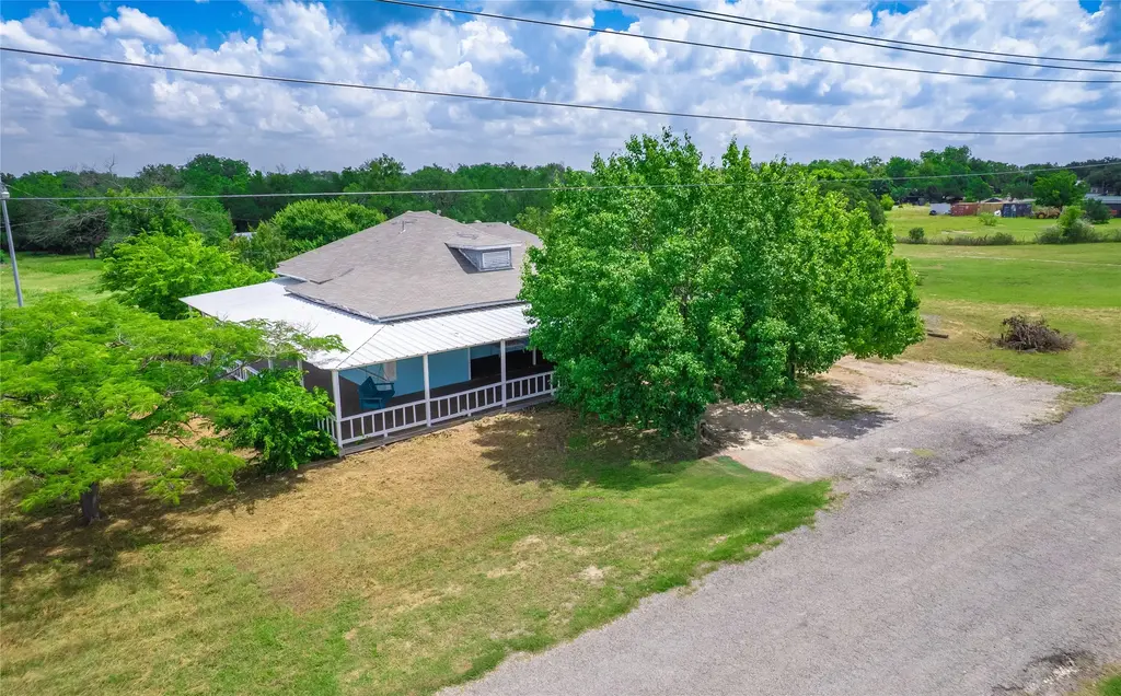325 County Road 100, San Saba