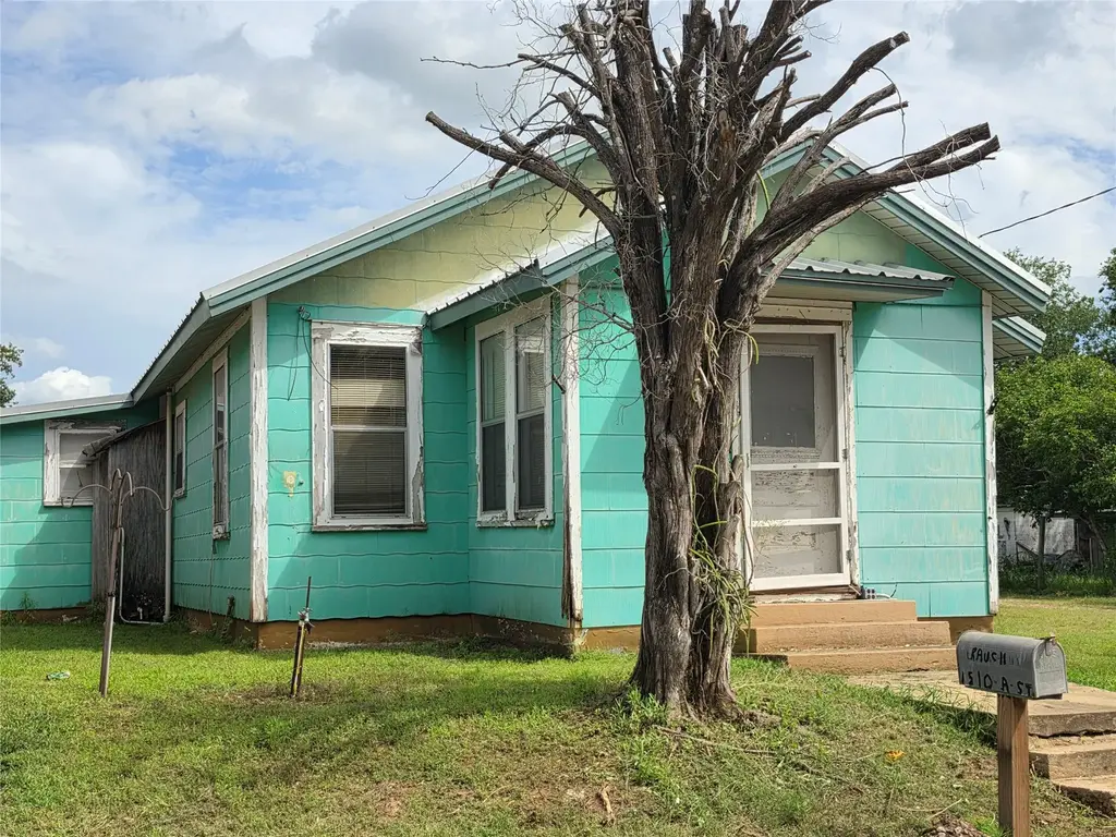 1510 A Street, Floresville