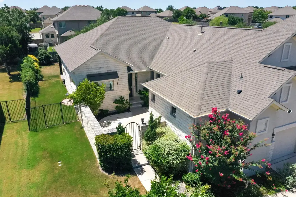 1902 Floresta Drive, Cedar Park