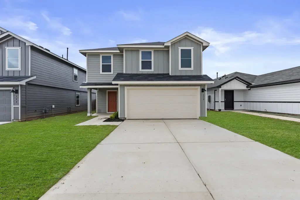 172 Surrey Oaks, Maxwell