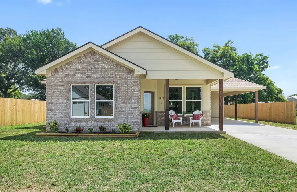 1004 White Tail Cove, Lexington