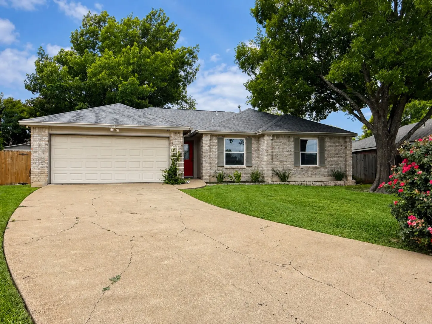 Photo of Listing #1303902