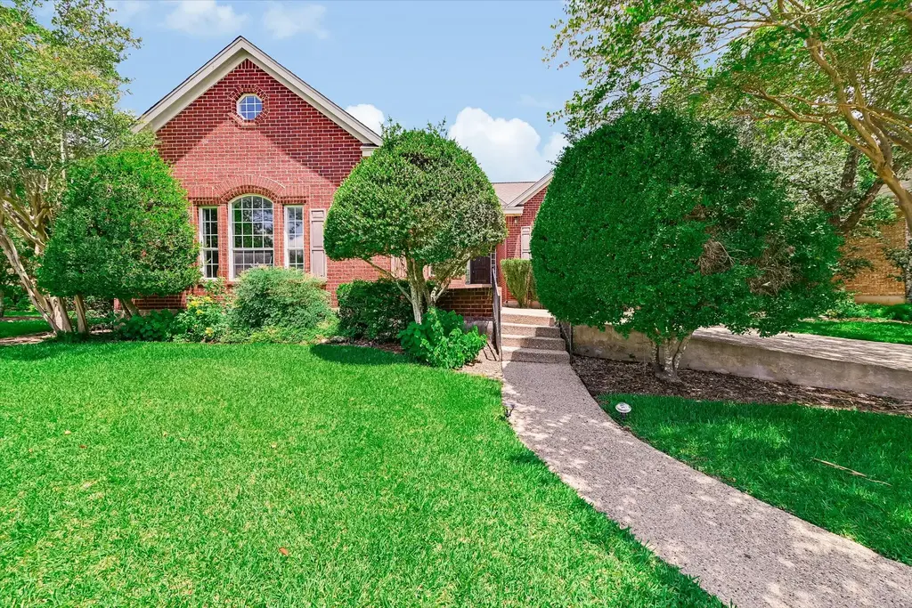 2404 Cliffs Edge Drive, Austin