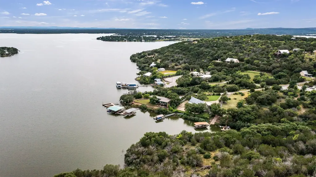 325 Eagle Rest Lane, Burnet