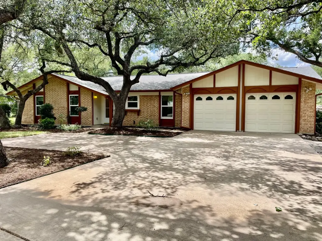 13504 Lois Lane, Austin