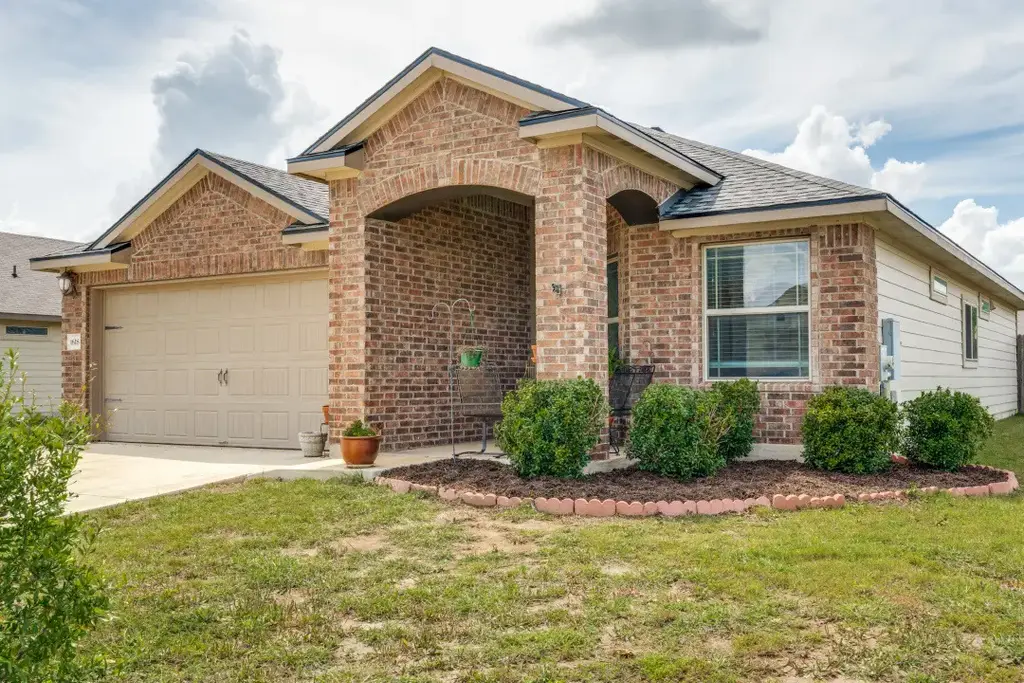 1618 Woodlands Drive, Kyle