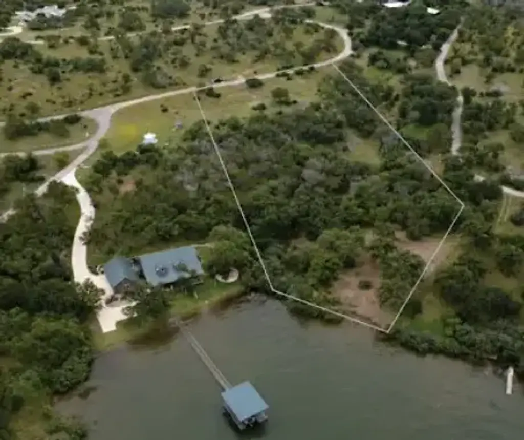 4215 Sunset Cliff Road, Burnet