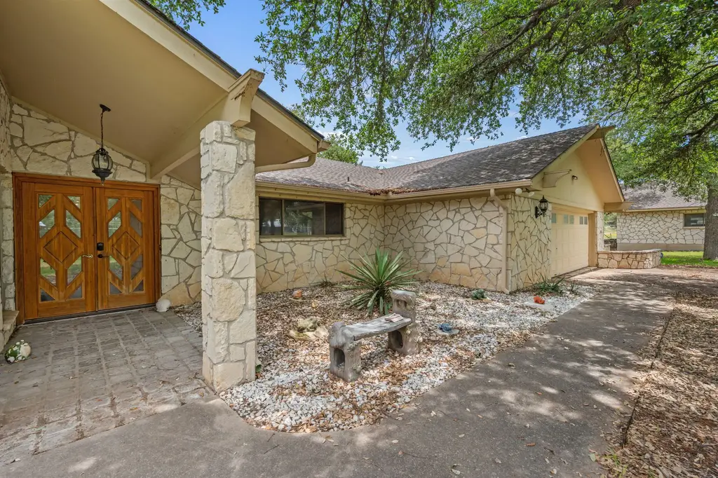 109 Sunset Circle, Burnet