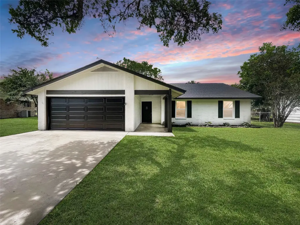 313 Golden Oaks Drive, Georgetown