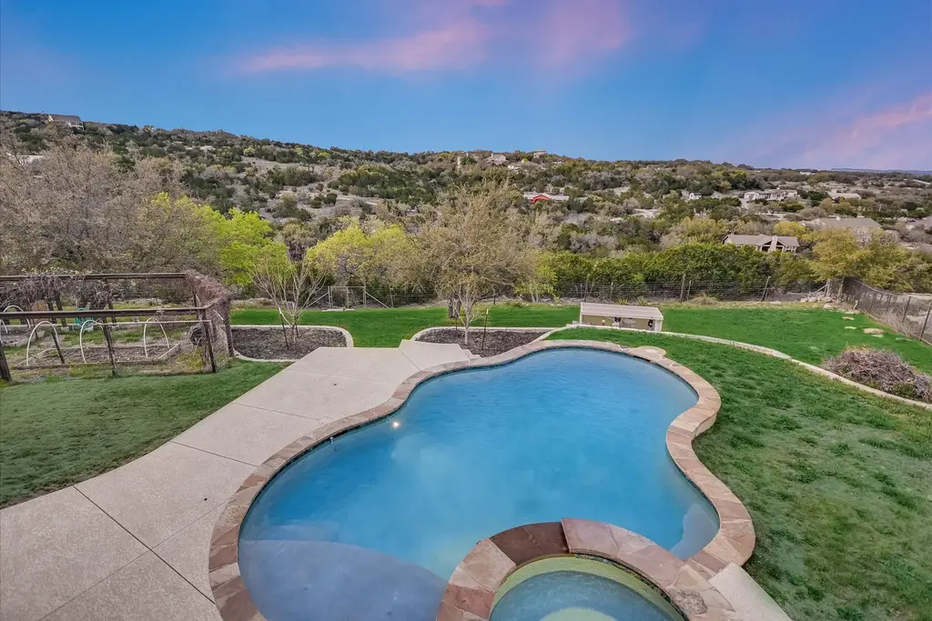 4408 Blacksmith Cove, Spicewood