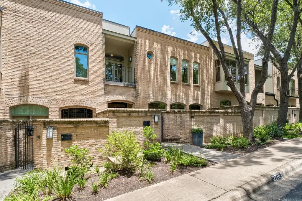 3718 Bridle Path, Austin