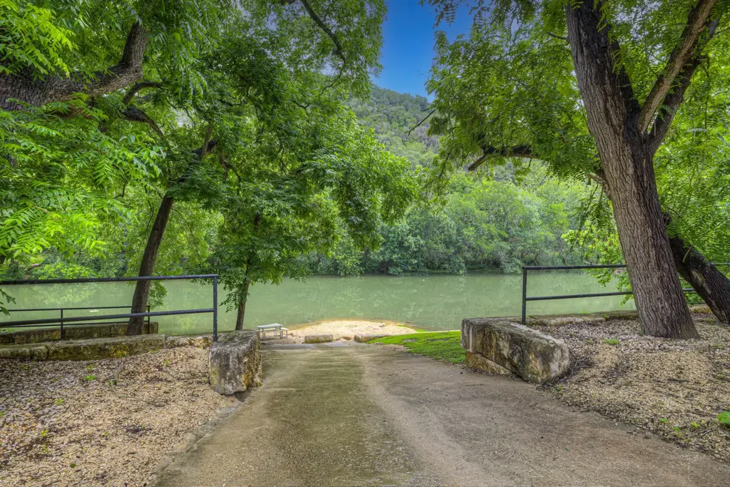 186 River Villas Court, New Braunfels