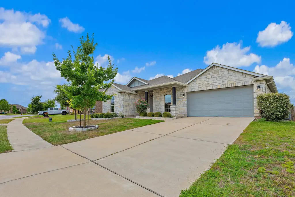 1958 Mexia Drive, Round Rock