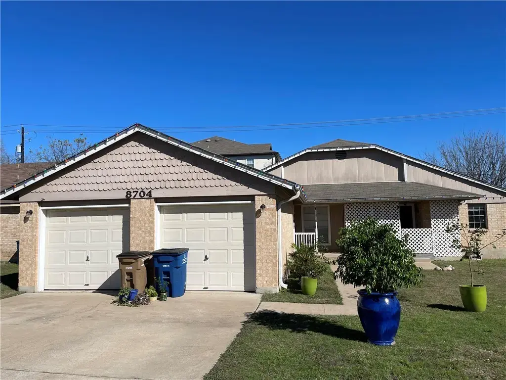 8704 Pineridge Drive A, Austin