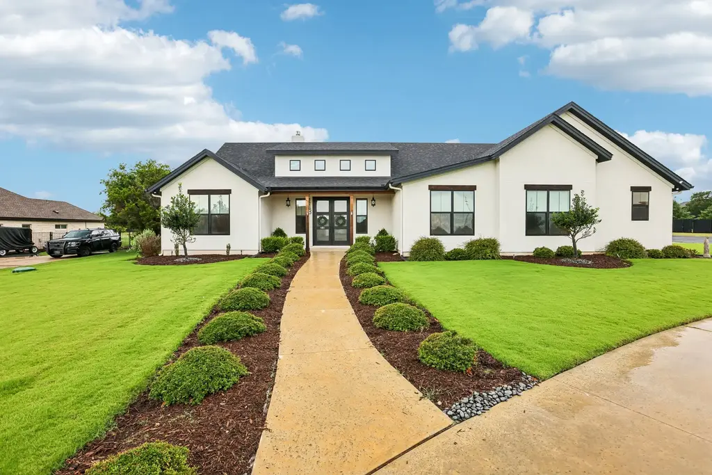 113 Crystal Lane, Georgetown