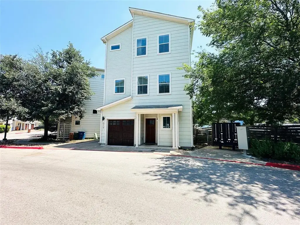 2716 Halcyon Drive 38, Austin