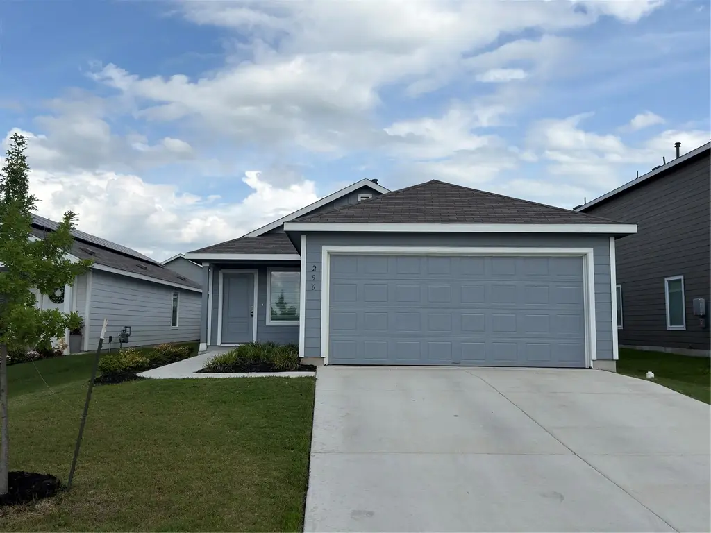 296 Agate Cliff Drive, Maxwell