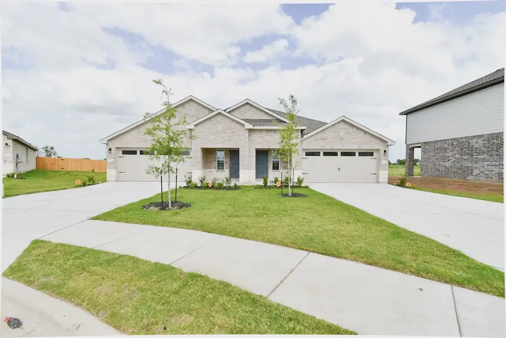 15117-b Afleet Alex Street, Manor