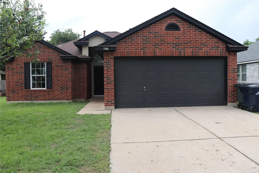 706 N Creek Boulevard, Leander