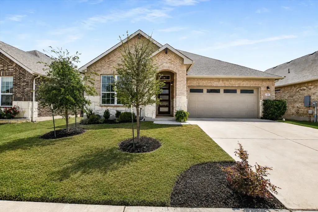 420 Mountain Sky Bend, Leander