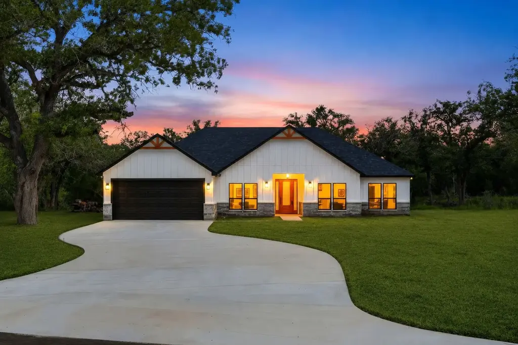 315 Post Oak Street, Gonzales