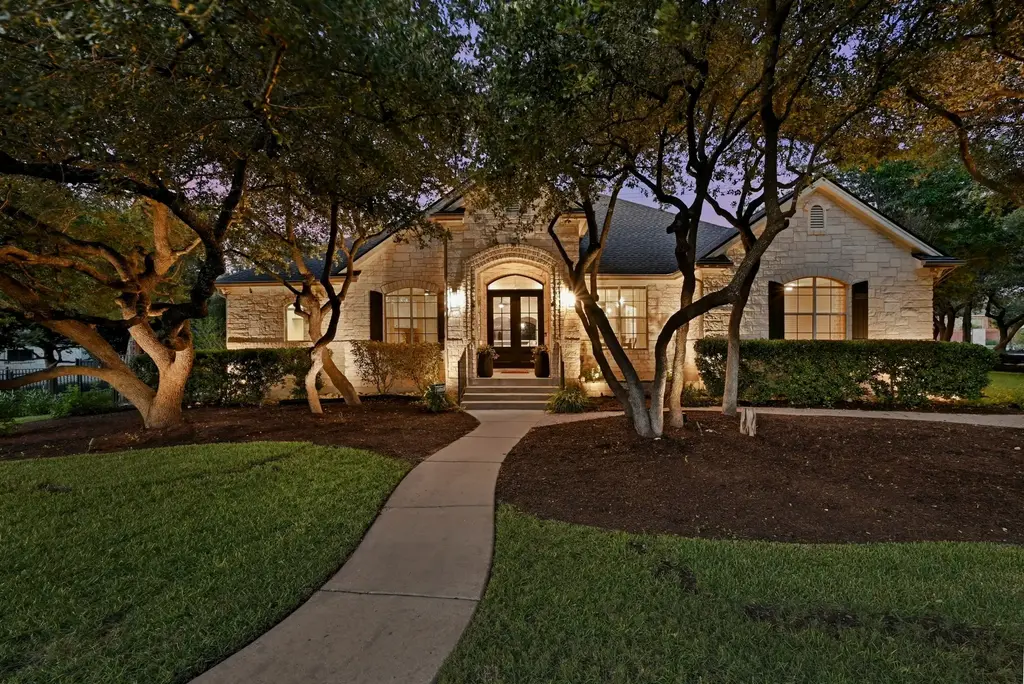 806 Overlook Bend, Leander