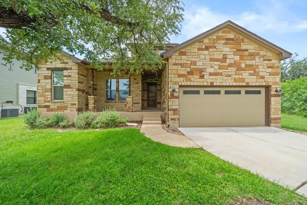 413 Bedford Drive, Spicewood