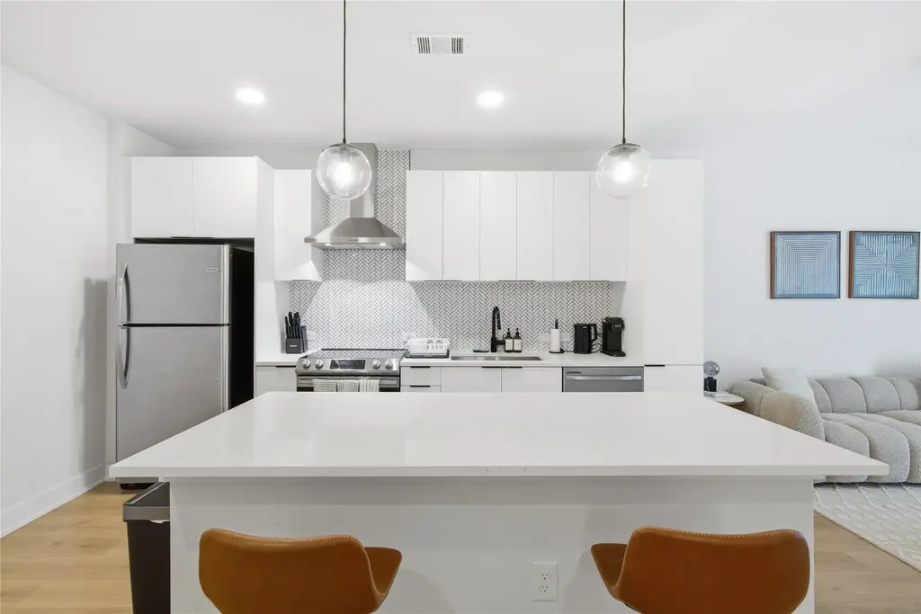 2500 Longview Street 219, Austin