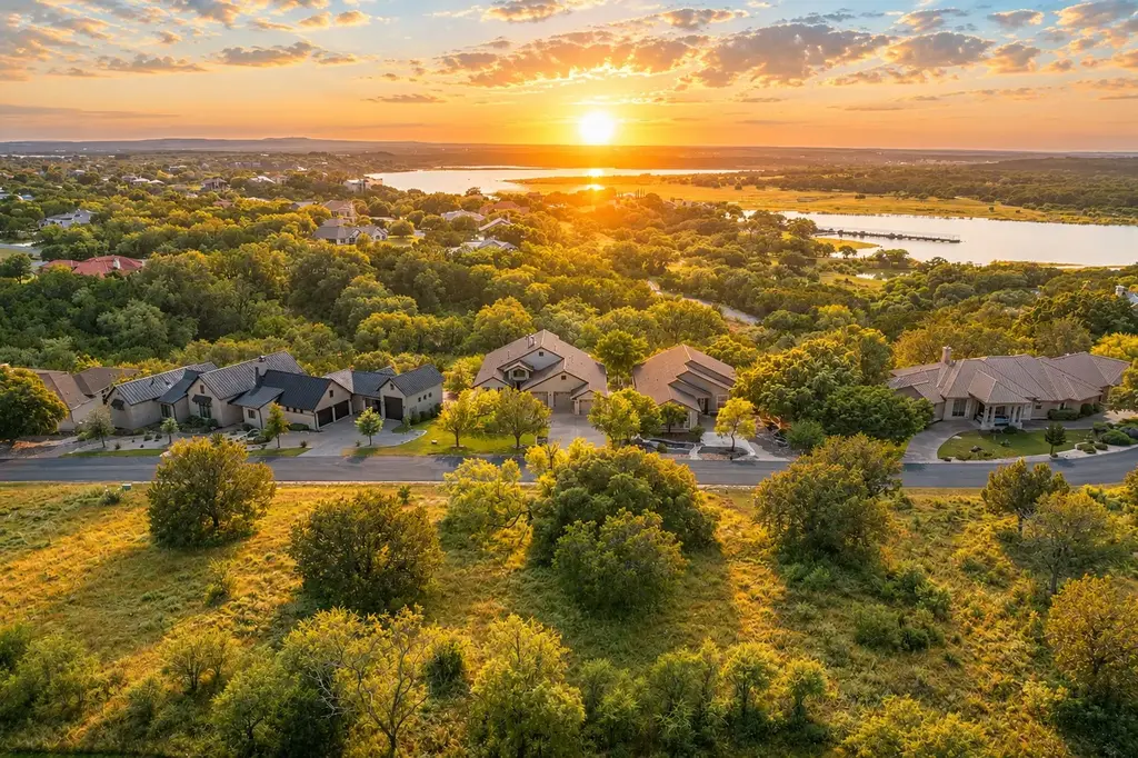 828 Wesley Ridge Drive, Spicewood