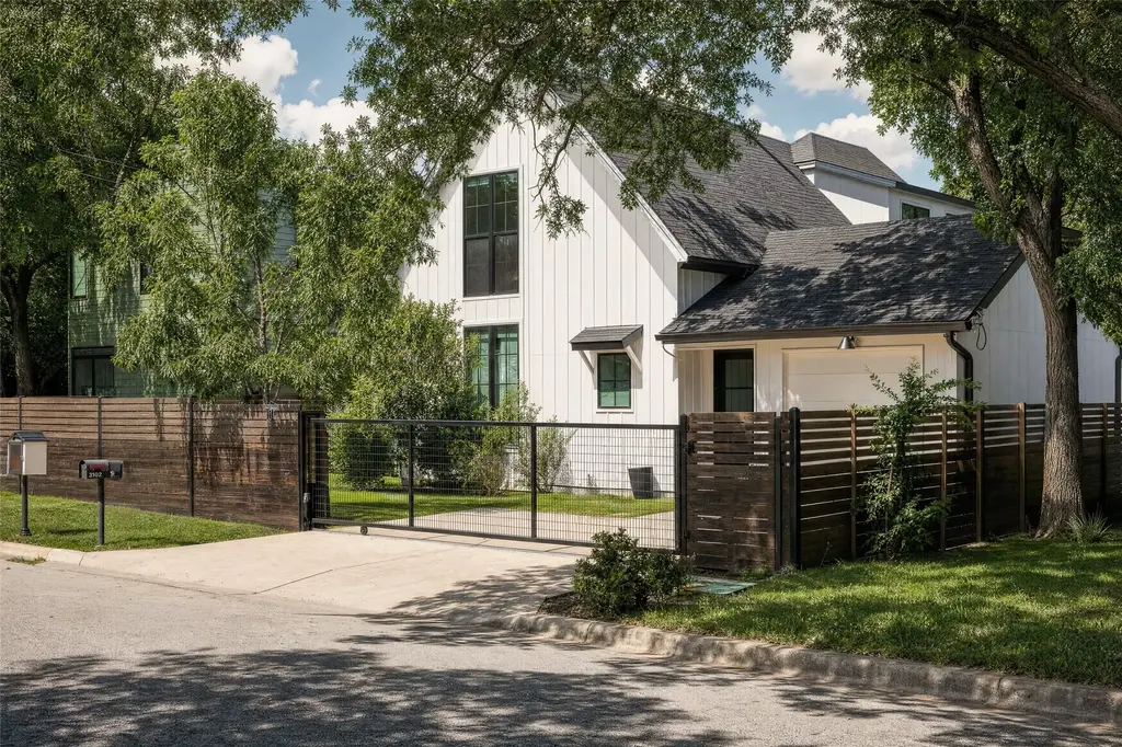 3102 Brinwood Avenue, Austin